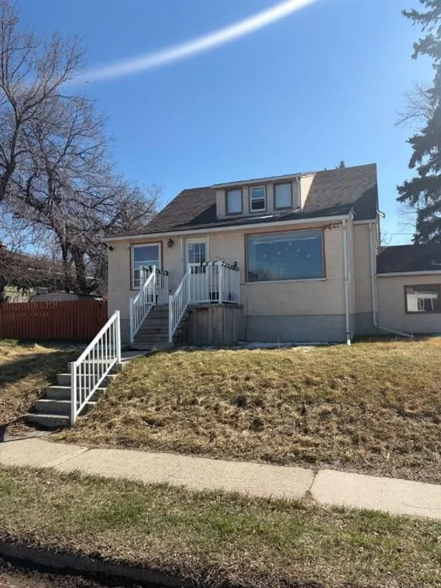 712 9 Ave, Lethbridge 3