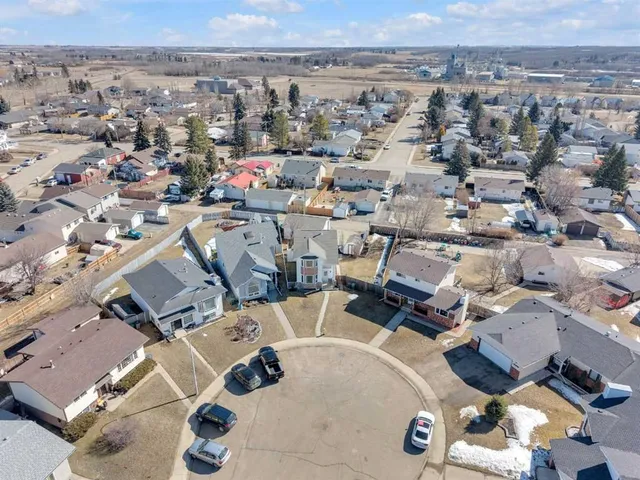 6134 52 Street Close, Ponoka 3