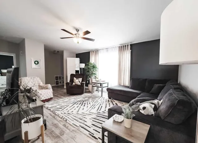10705 101 Ave, La Crete 3