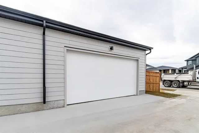 1061 Sailfin Heath, Rural Rocky View County 2