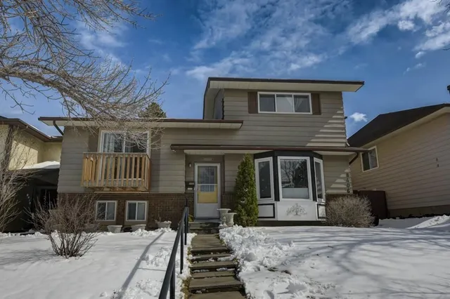 8408 Berkley Rd, Calgary