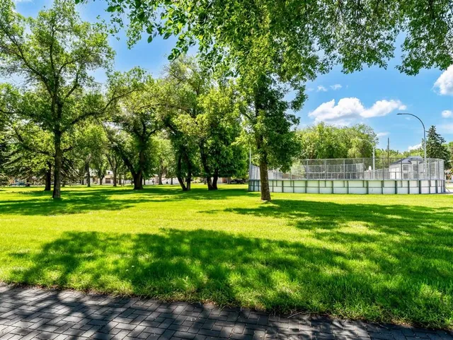 170 2 St, Medicine Hat 4