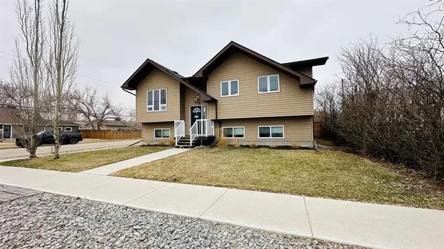 609 1 Street SW, Drumheller 3