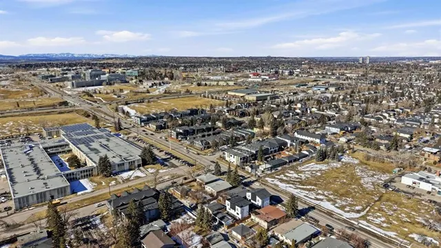 2135, 2139, 214 50 Ave, Calgary 5