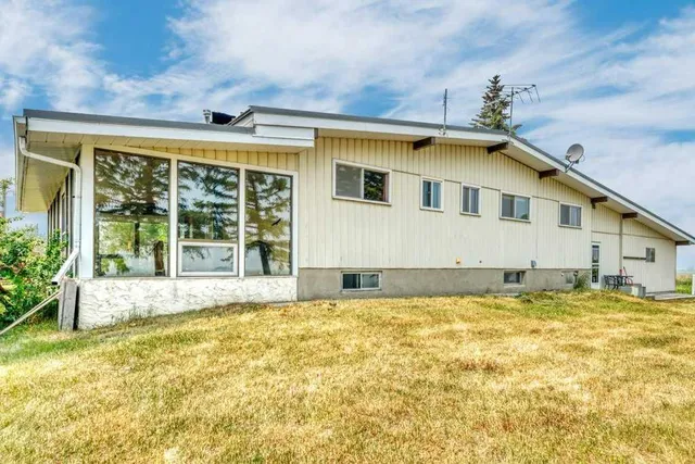 121 Cousin St, Rural Wheatland County 2