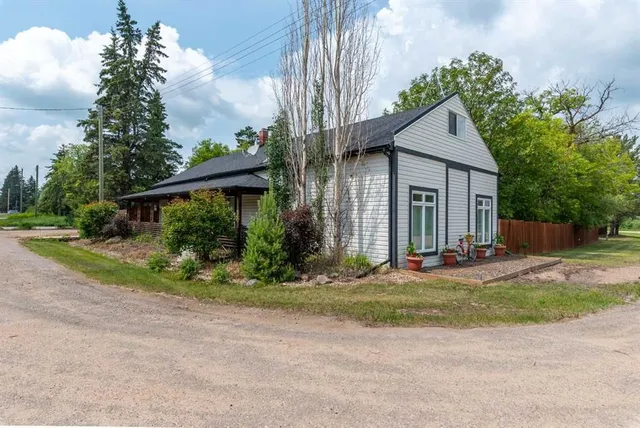 5010 50 Ave, Streamstown