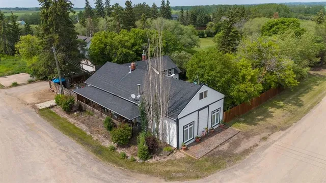 5010 50 Ave, Streamstown 2