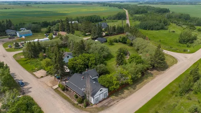5010 50 Ave, Streamstown 3