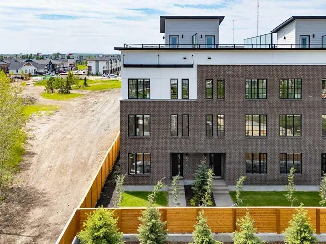 8155 8 Ave #501, Calgary 2