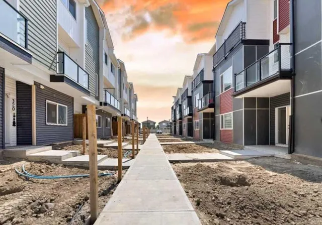 52 Red Sky Villas #314, Calgary 3