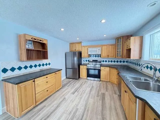 4230 Caribou Cres, Wabasca 5