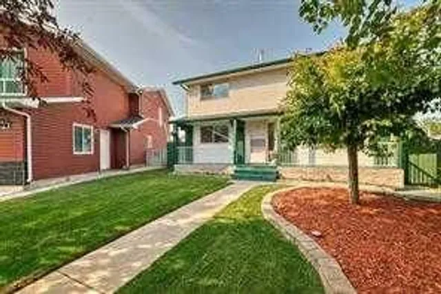 420 Whitehorn Pl, Calgary 3