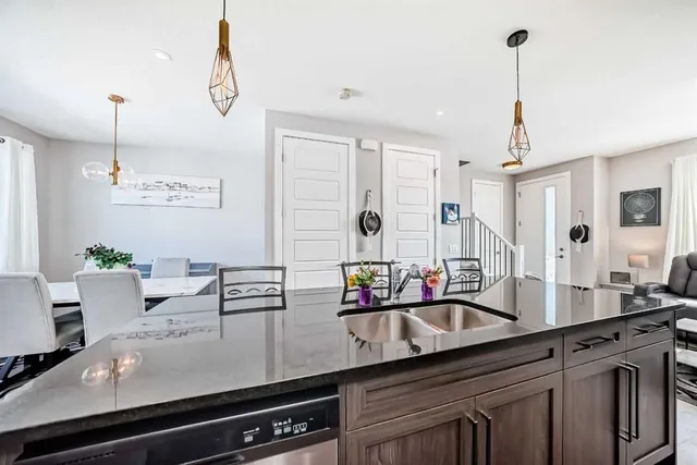 1016 Lanark Blvd, Airdrie 5