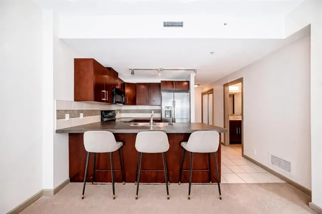 210 15 Ave #502, Calgary 4