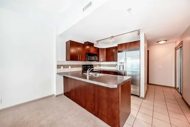 210 15 Ave #502, Calgary 5
