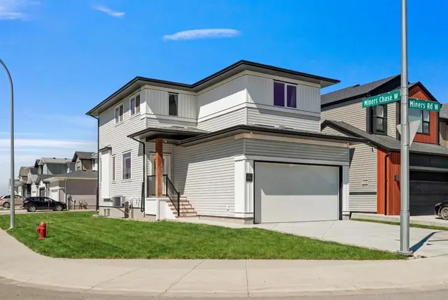 2 Miners Rd, Lethbridge 2