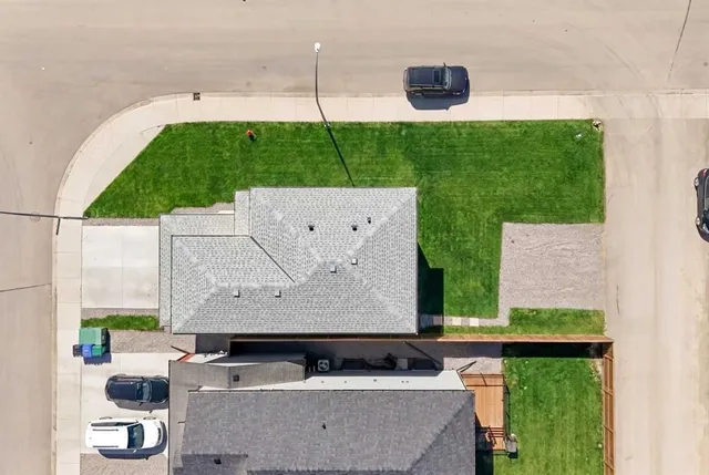 2 Miners Rd, Lethbridge 3