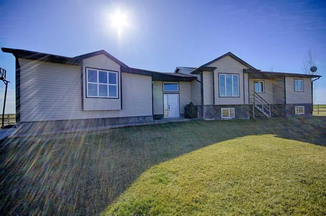142081 RR 192, Rural Taber, M.D. of 4