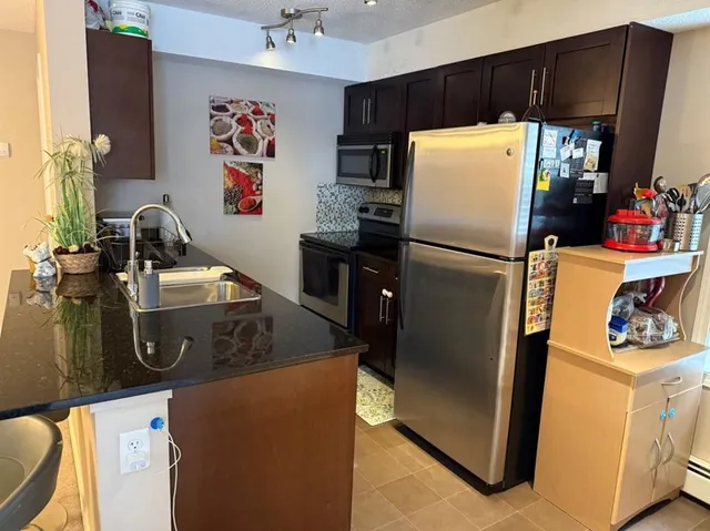 7210 80 Ave #202, Calgary 5