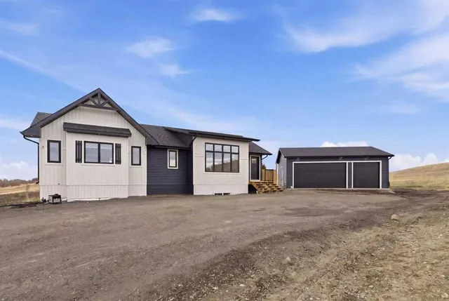 32105 Highway 543, Rural Foothills County 2