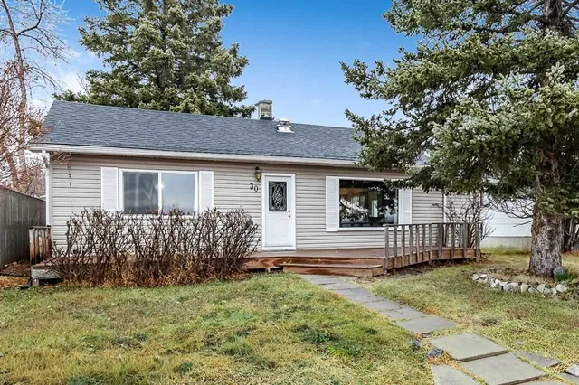 30 Crescent Rd, Okotoks 3