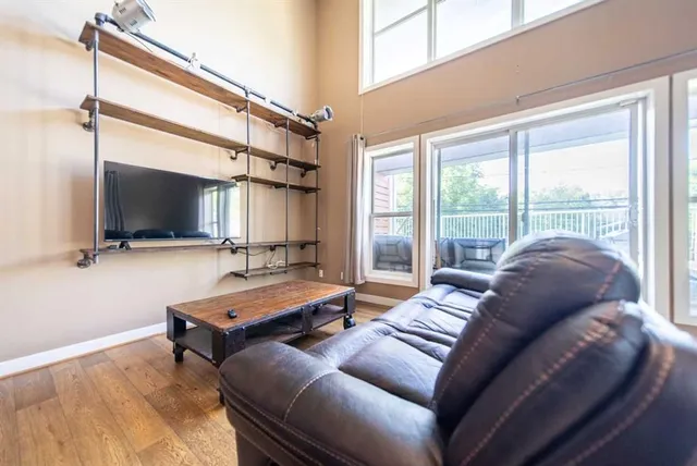 1505 27 Ave #102, Calgary 5
