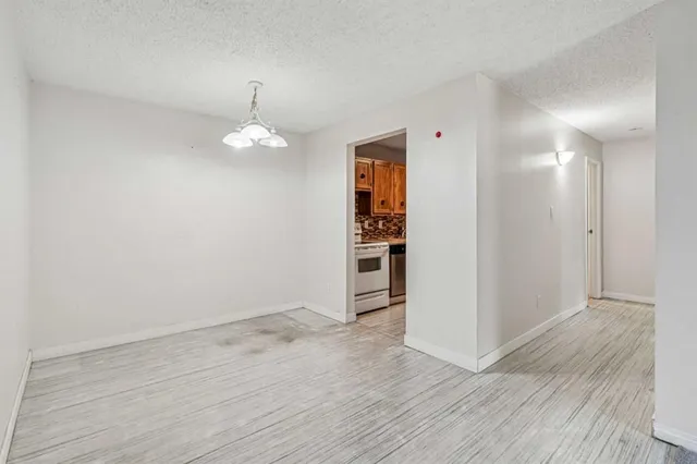 315 Southampton Dr #3202, Calgary 5