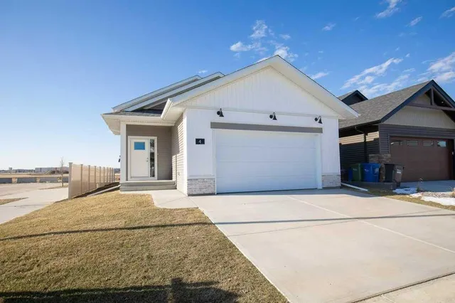 4 Emmett Cres, Red Deer 2