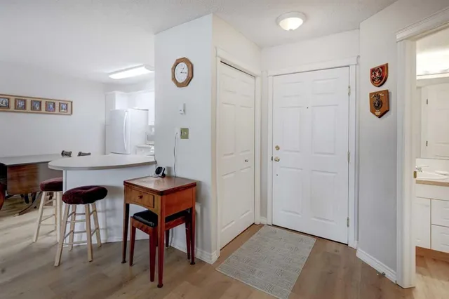 6800 Hunterview Dr #101, Calgary 4