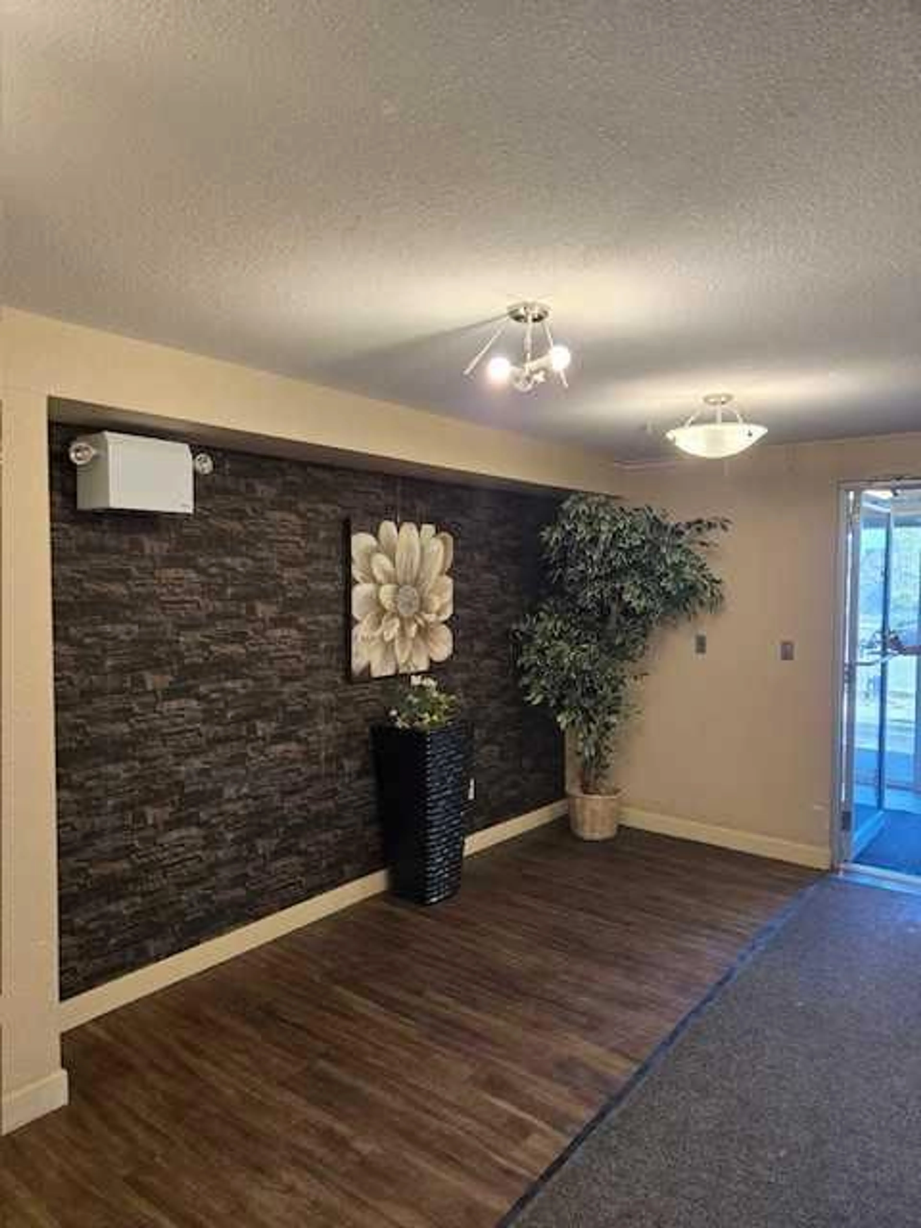 pillar/IMG-A2305443_4.jpg