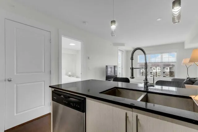 11 Mahogany Row #3411, Calgary 5