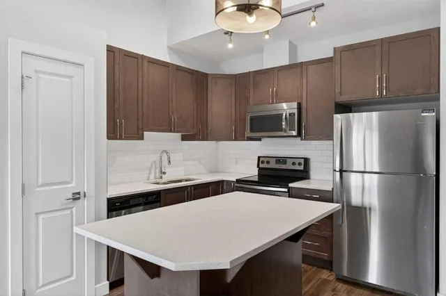 12 Evanscrest Gdns, Calgary 4