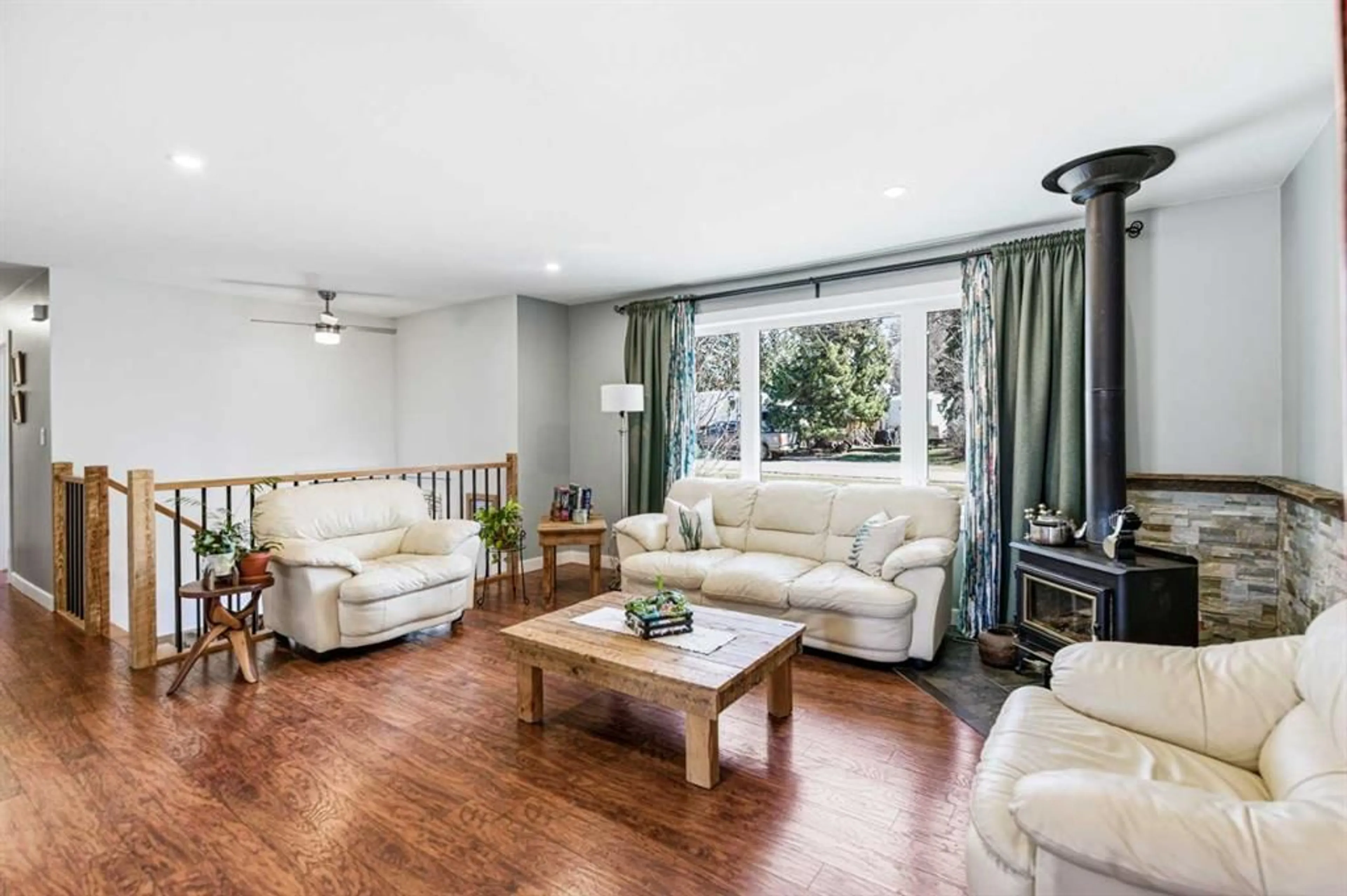 pillar/IMG-A2305827_1.jpg