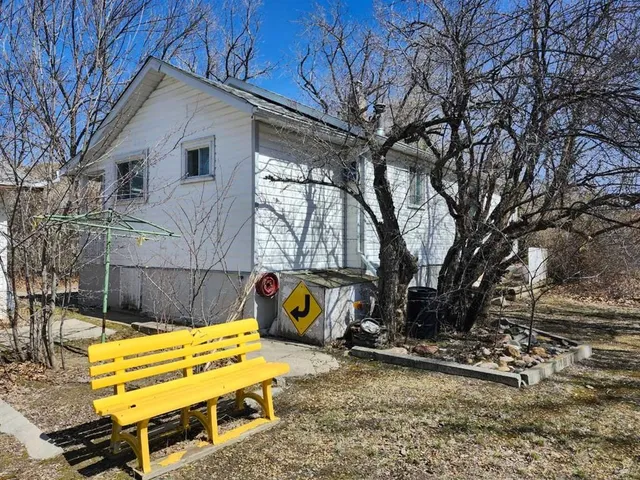227 6 St, Drumheller 2