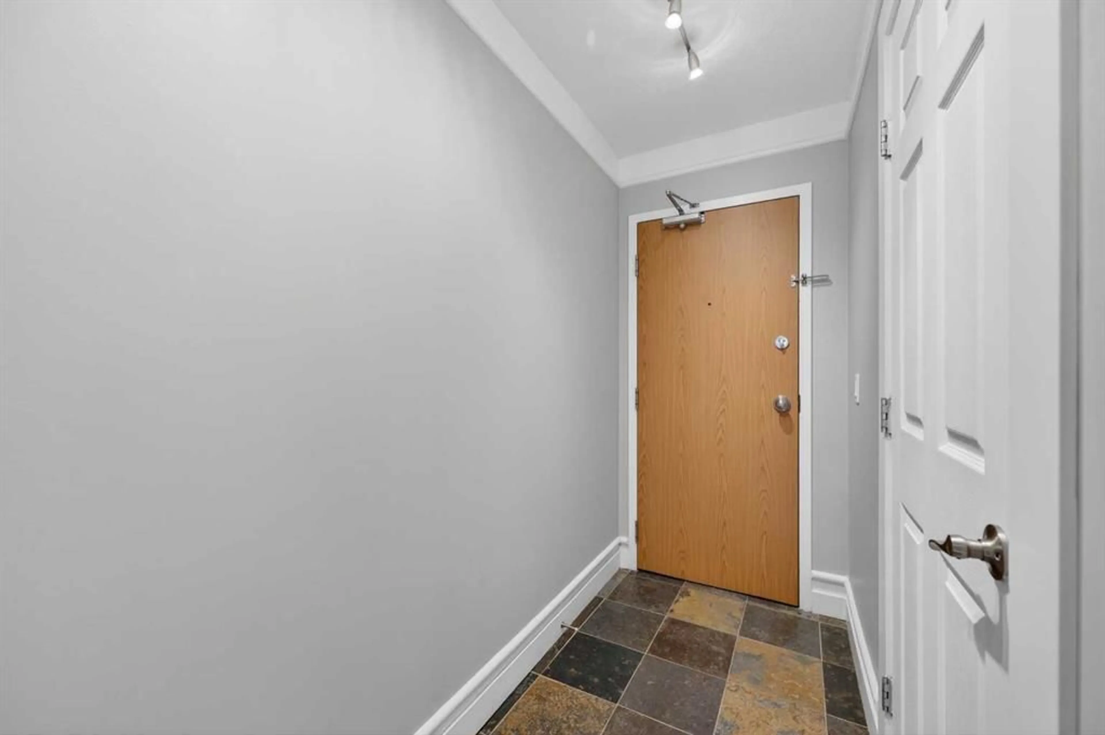 pillar/IMG-A2307302_3.jpg