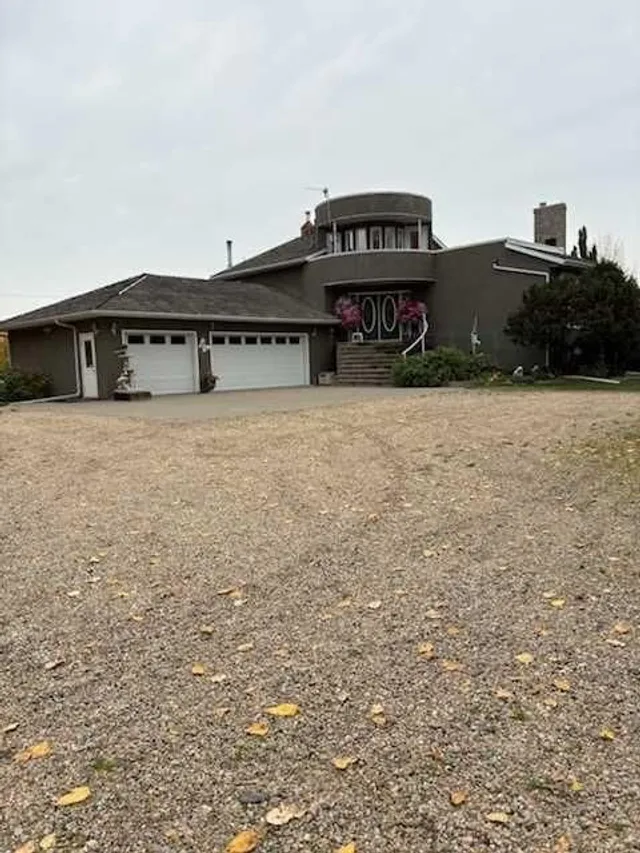 17423 Highway 2, High Prairie 2