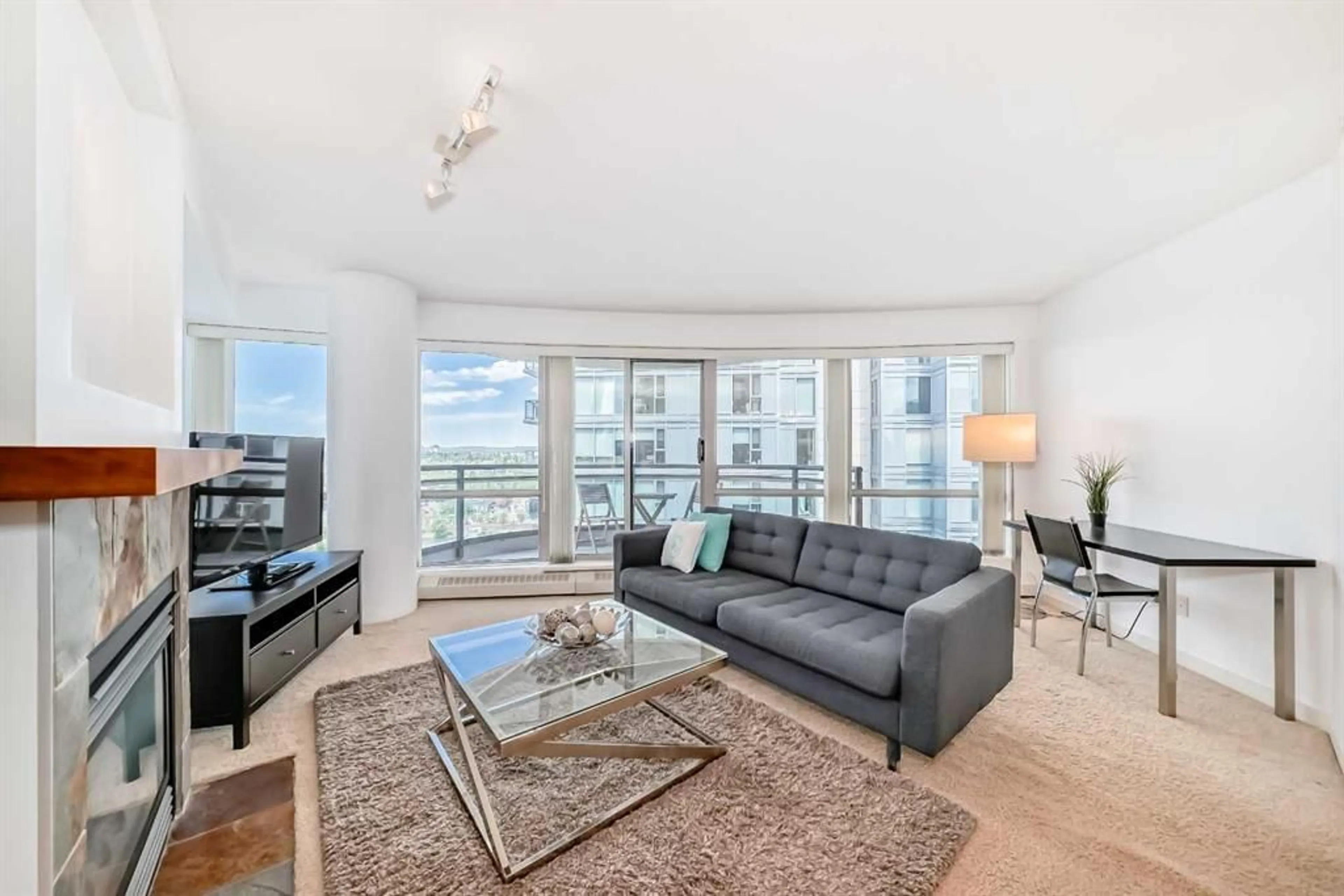pillar/IMG-A2307695_3.jpg