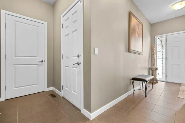 534 River Heights Cres, Cochrane 5