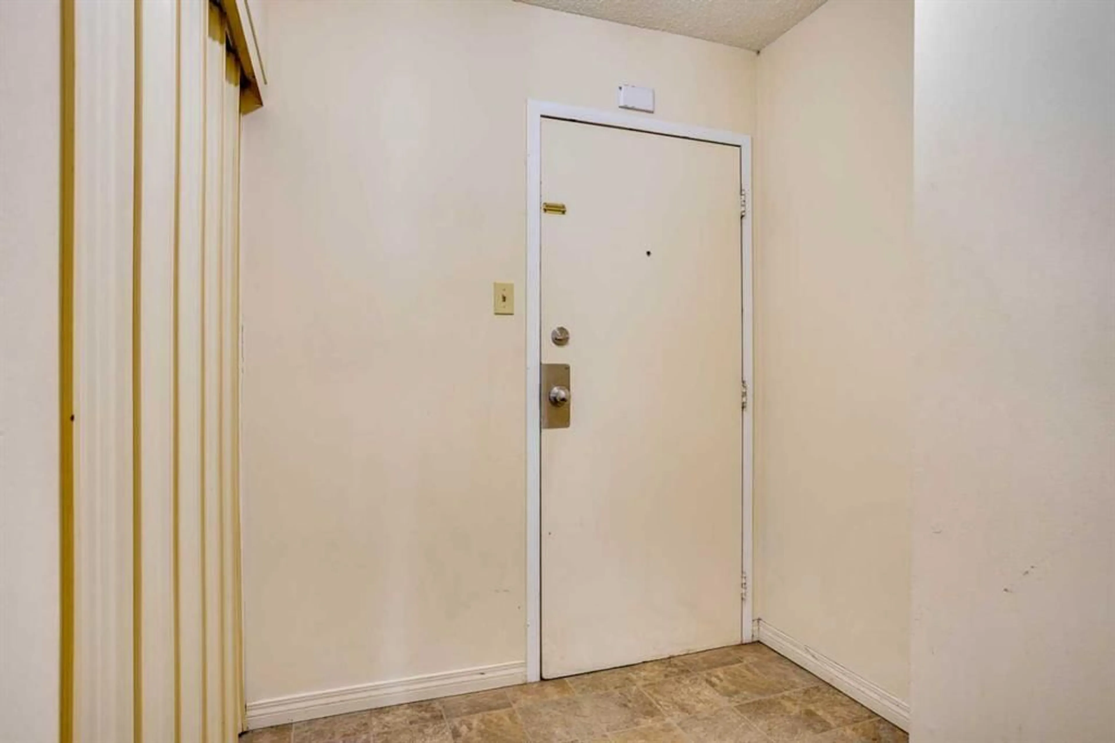 pillar/IMG-A2308289_4.jpg