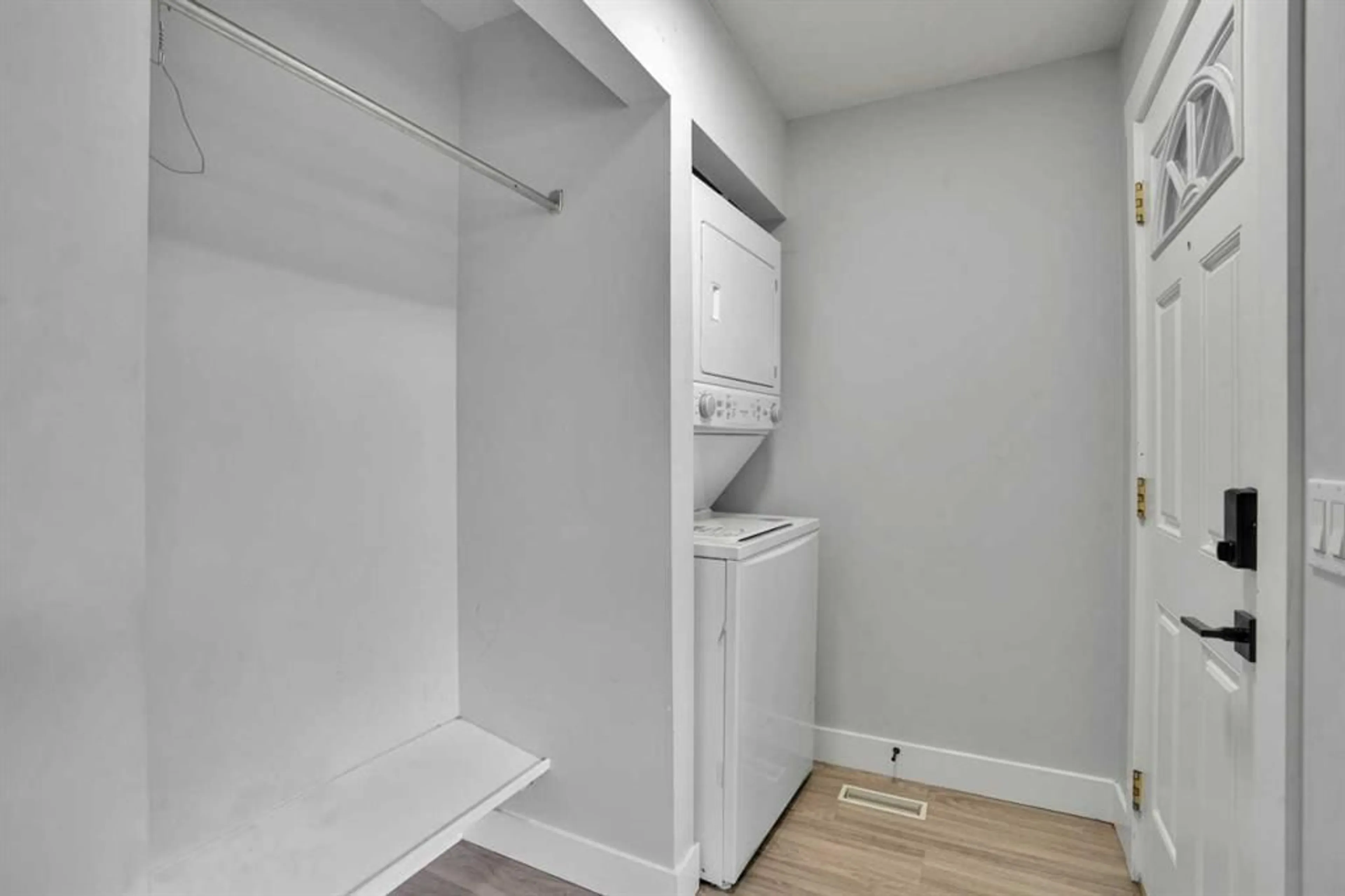 pillar/IMG-A2308635_4.jpg
