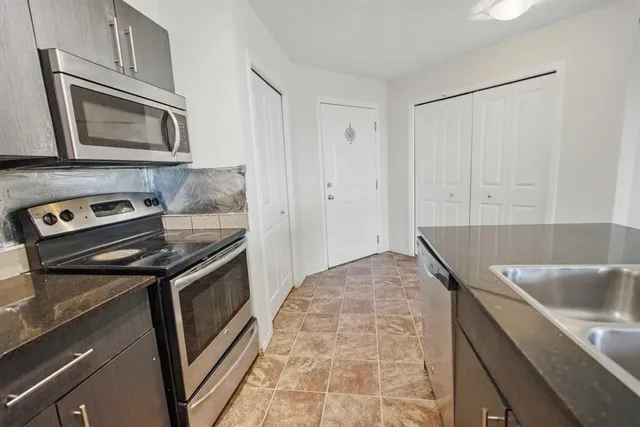 15 Saddlestone Way #409, Calgary 4