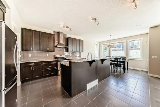 210 Stonemere Green, Chestermere 5