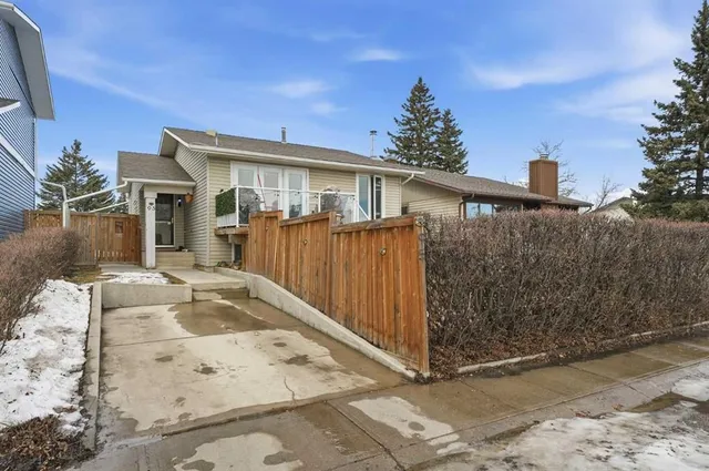 95 Summerwood Rd, Airdrie 3