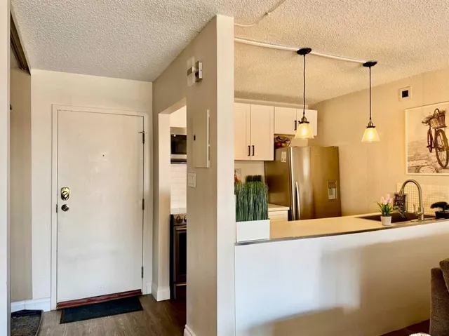 221 6 Ave #511, Calgary 2
