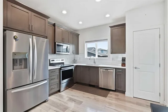 328 Bayview St, Airdrie 5