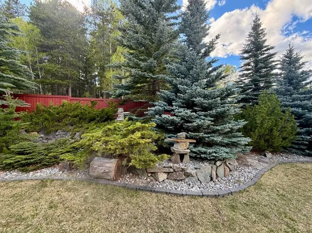 1726 113 St, Blairmore 5