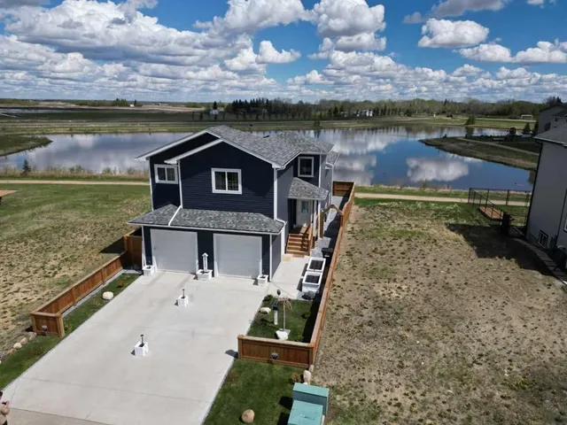 6812 50 Ave, Camrose 2