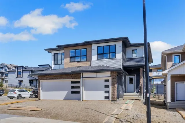 7 Heritage Heath, Cochrane 2