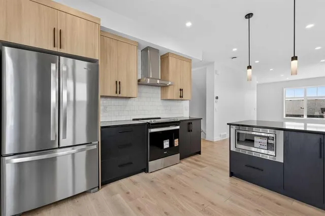 619 Mahogany Rd, Calgary 4