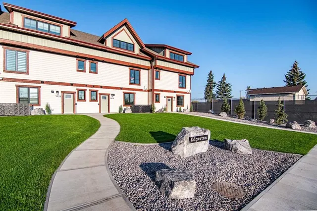5032 48 St, Rocky Mountain House 2